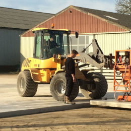 Midi-shovel met vacuümunit